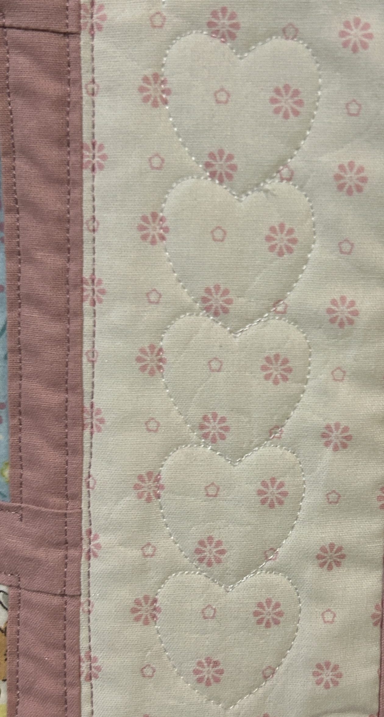 Five Vertical Hearts border design